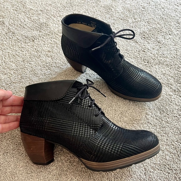 Wolky Shoes - Wolky Jacquerie Size 42 Bootie Black Shimmer Leather Lace Up Ankle Heel Boots